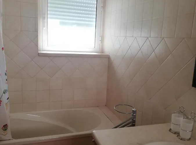 Gomes Pedro بيت للعطل